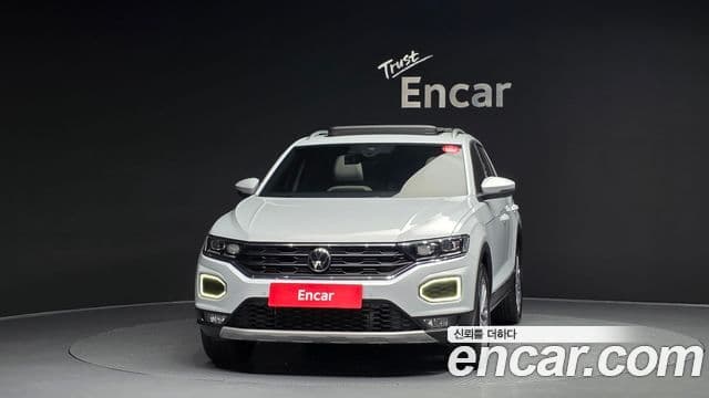 Volkswagen T-Roc 3