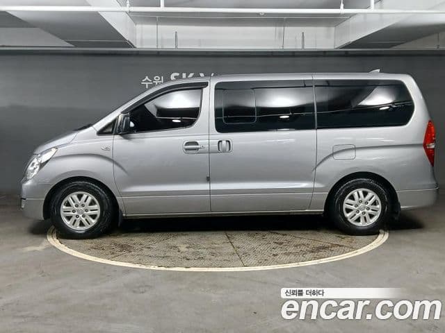 Hyundai Grand Starex 2