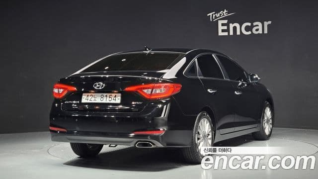 Hyundai LF Sonata 2
