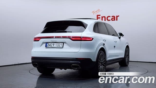 Porsche Cayenne (PO536) 2