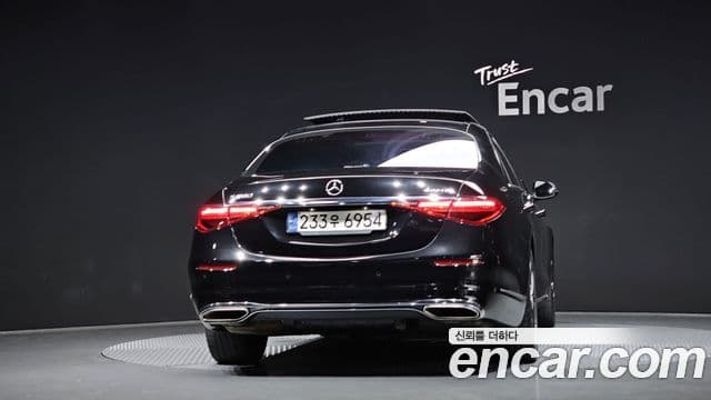 Mercedes-Benz S-Class W223 4