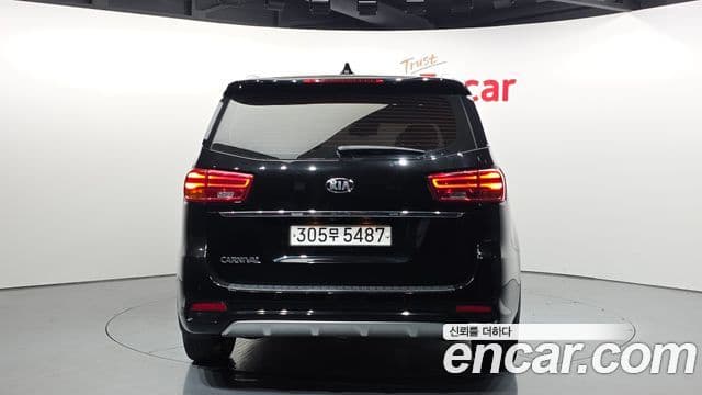 Kia The New Carnival 4