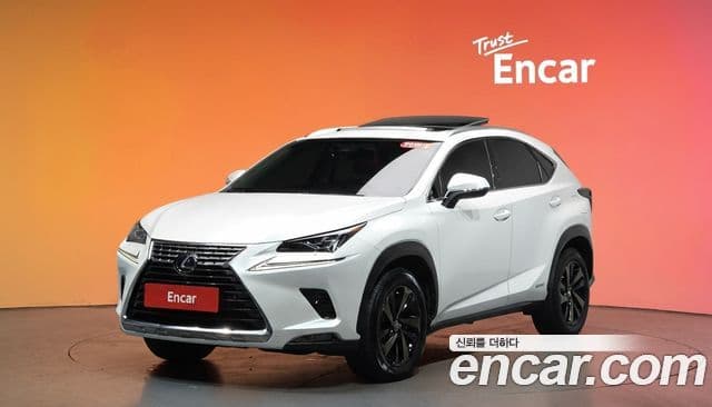 Lexus NX300h — 1