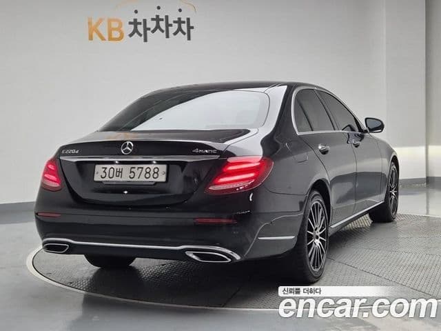 Mercedes-Benz E-Class W213 2