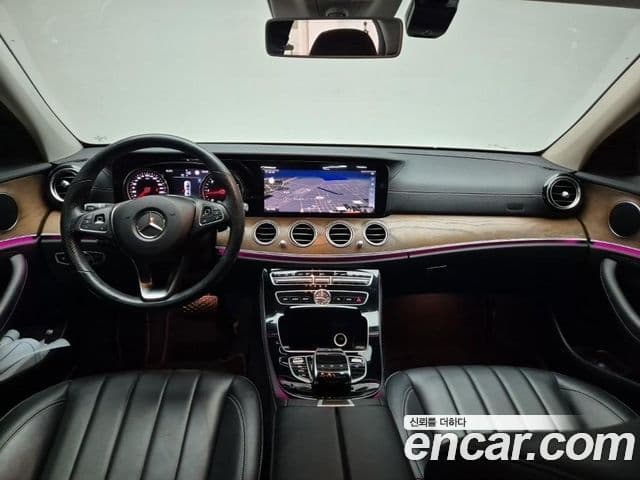 Mercedes-Benz E-Class W213 4