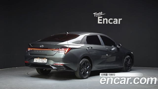 Hyundai Avante (CN7) 2