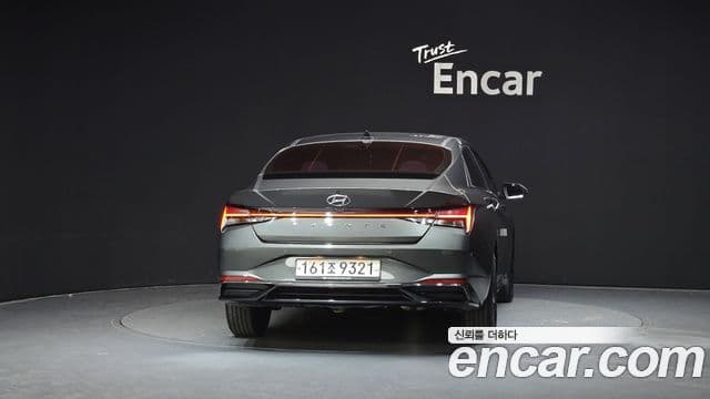 Hyundai Avante (CN7) 4