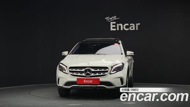 Mercedes-Benz GLA-Class X156 3