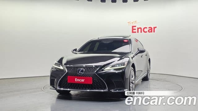 Lexus LS500h 5th Gen 3