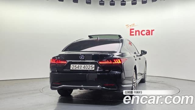 Lexus LS500h 5th Gen 4