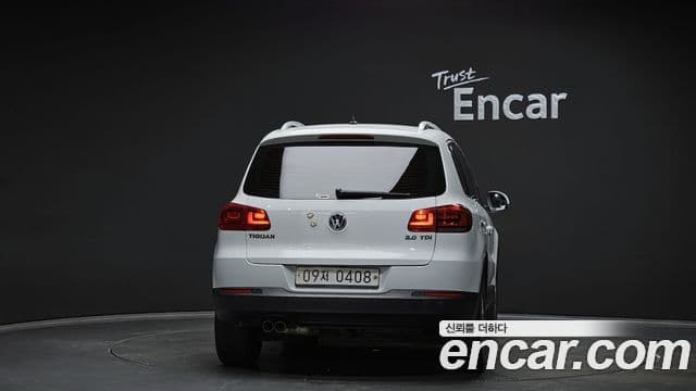 Volkswagen New Tiguan 4