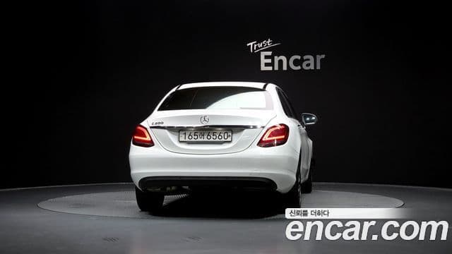 Mercedes-Benz C-Class W205 4