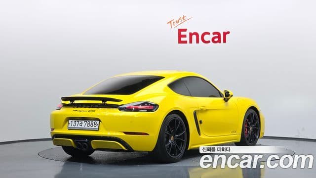 Porsche 718 Cayman 2