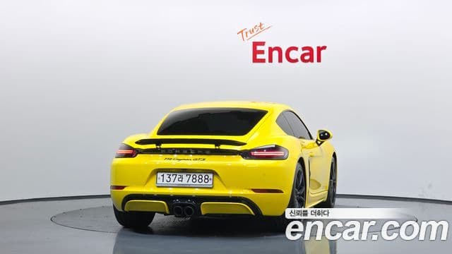 Porsche 718 Cayman 4