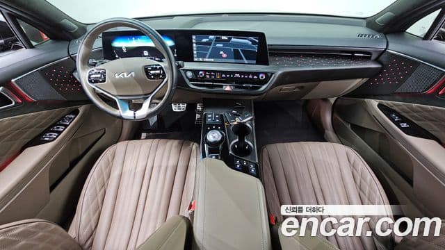 Kia K8 Hybrid 4