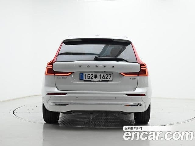 Volvo XC60 2nd Gen 4