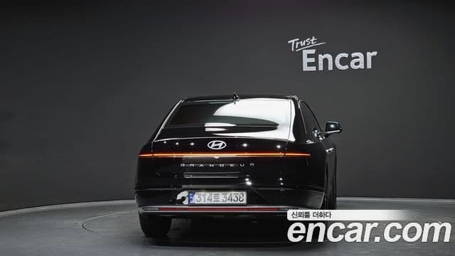 Hyundai Grandeur Hybrid (GN7) 4