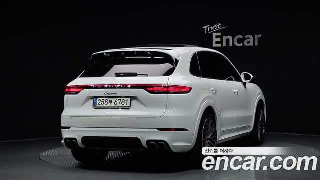Porsche Cayenne (PO536) 2