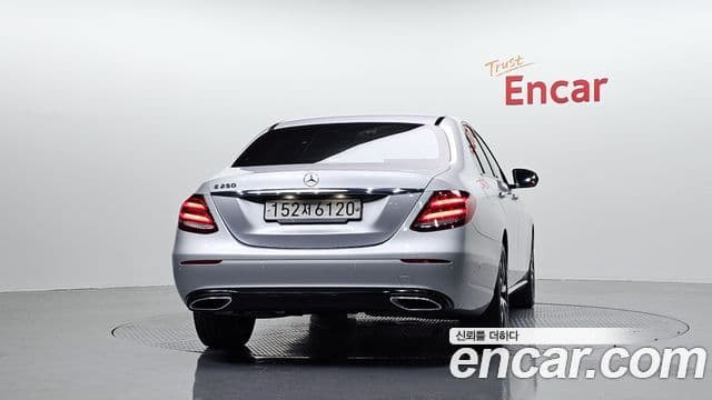Mercedes-Benz E-Class W213 3