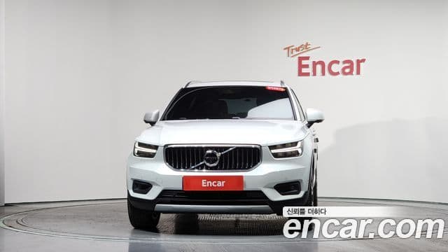 Volvo XC40 3