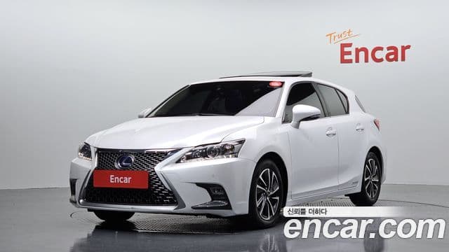 Lexus CT200h 1