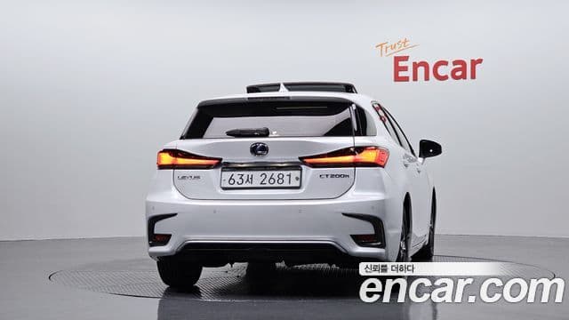 Lexus CT200h 4