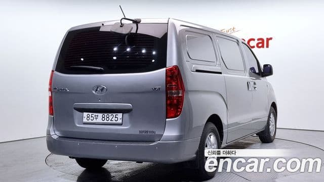 Hyundai Grand Starex 2