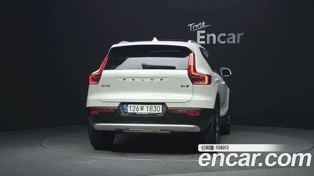 Volvo XC40 4