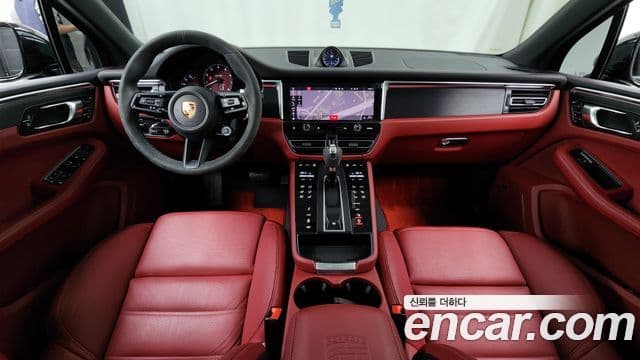 Porsche Macan 4