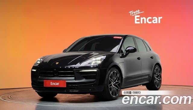 Porsche Macan — 1