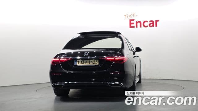 Mercedes-Benz S-Class W223 4