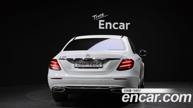 Mercedes-Benz E-Class W213 4