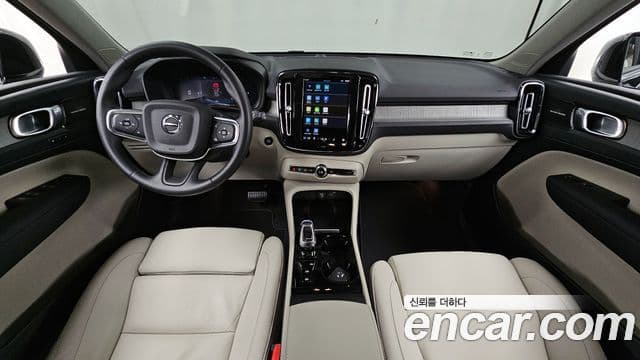 Volvo XC40 4