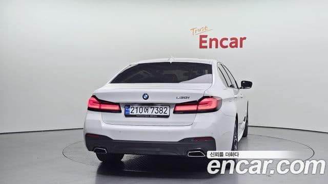 BMW 5 Series (G30) 3