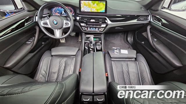 BMW 5 Series (G30) 4