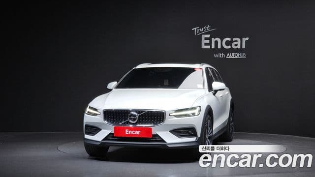 Volvo V60 Cross Country 2nd Gen 2