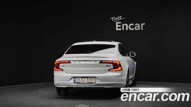 Volvo S90 4