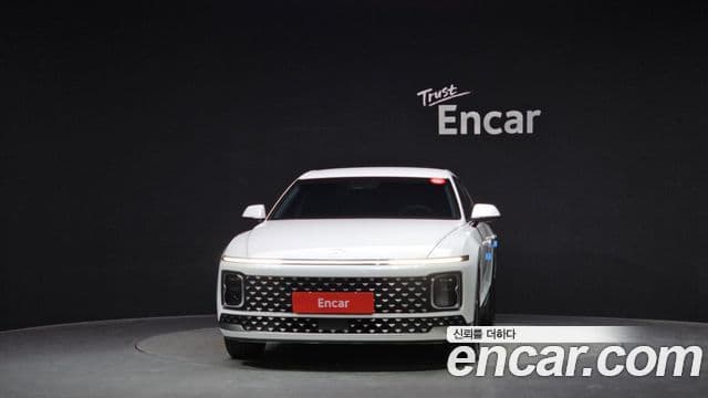 Hyundai Grandeur (GN7) 2
