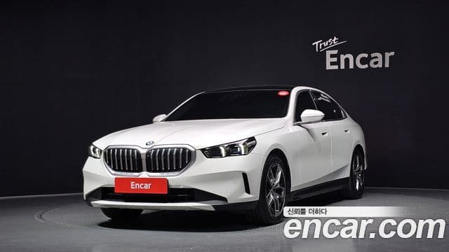BMW 5 Series (G60)