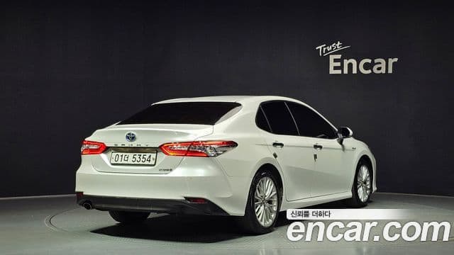 Toyota Camry (XV70) 2