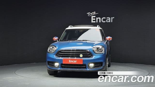 MINI Cooper Countryman 3