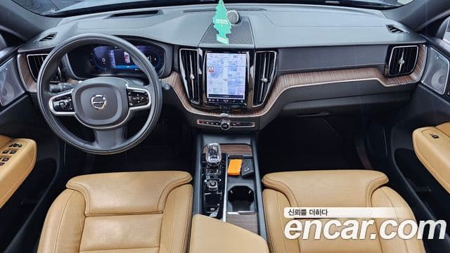 Volvo XC60 2nd Gen 4