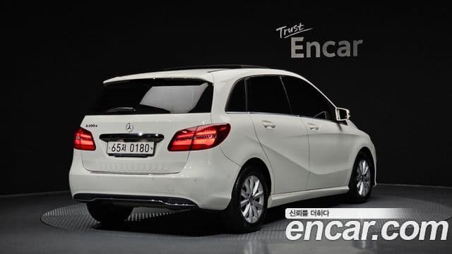 Mercedes-Benz B-Class W246 2