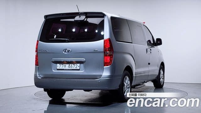 Hyundai The New Grand Starex 2