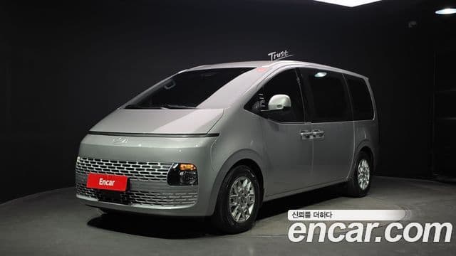 Hyundai Staria 1