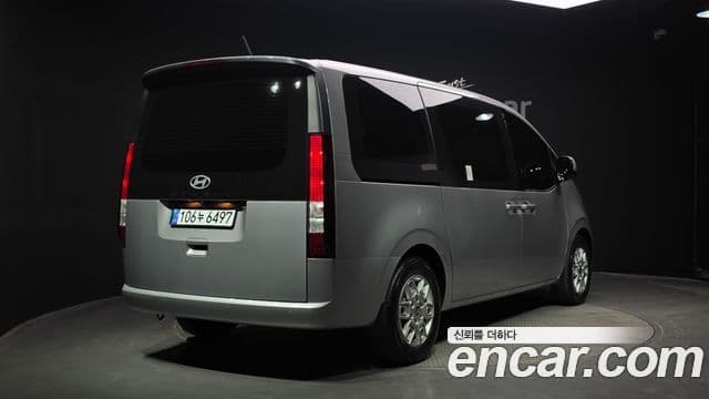 Hyundai Staria 2