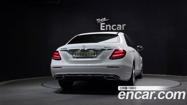Mercedes-Benz E-Class W213 3