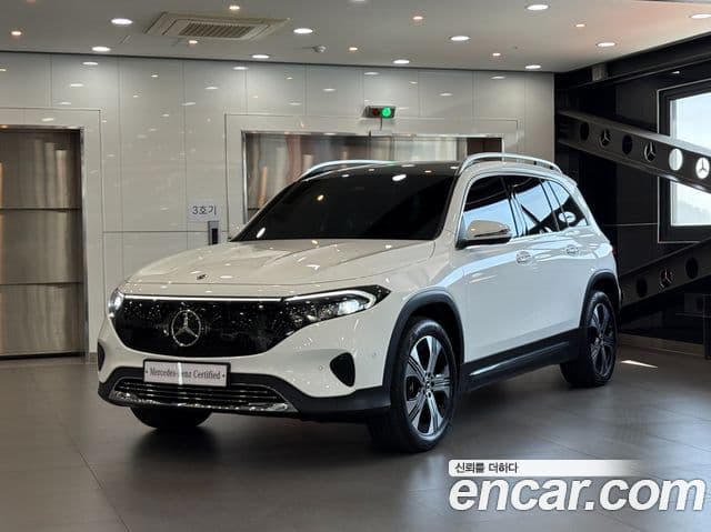 Mercedes-Benz EQB X243