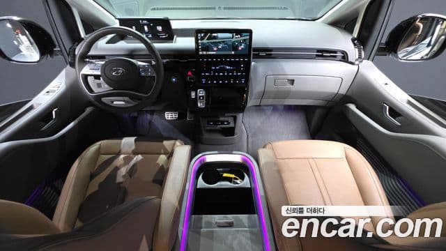 Hyundai Staria 4