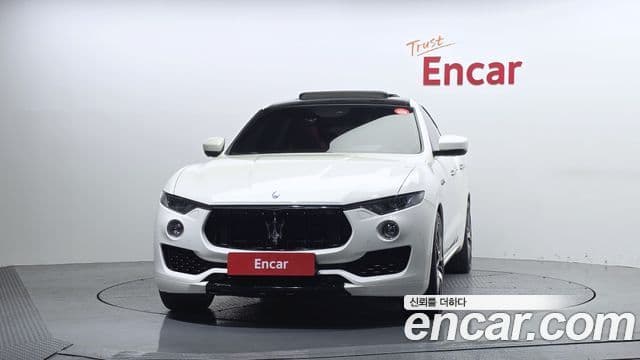Maserati Levante 3